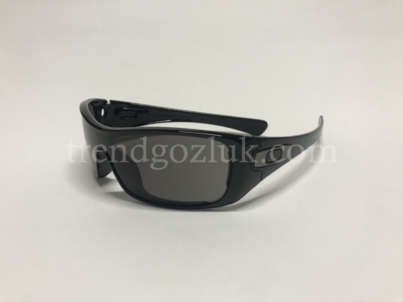 oakley antix 03 700