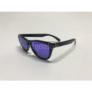 OAKLEY OO 9013 09